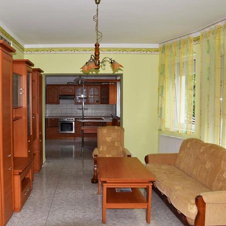 Pilikan Apartments เลนตี ภายนอก รูปภาพ